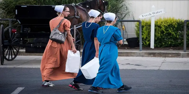 Do Amish Women Wear Bra