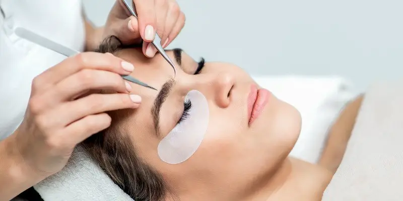 Best Eyelash Extension Glues