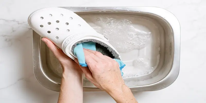 How To Clean Crocs Of Any Variety