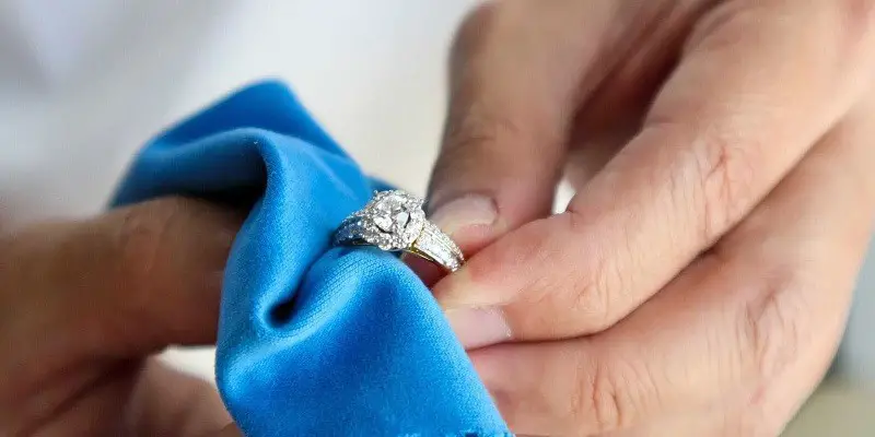 How To Clean Diamond Rings