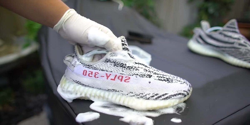 How To Clean Yeezys