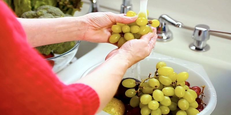 How To Wash Grapes