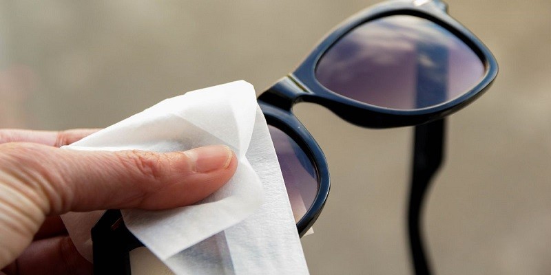 How To Clean Polarized Sunglasses?