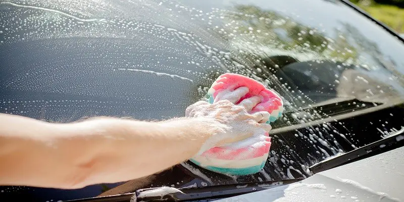How To Clean Windshield Without Streaks
