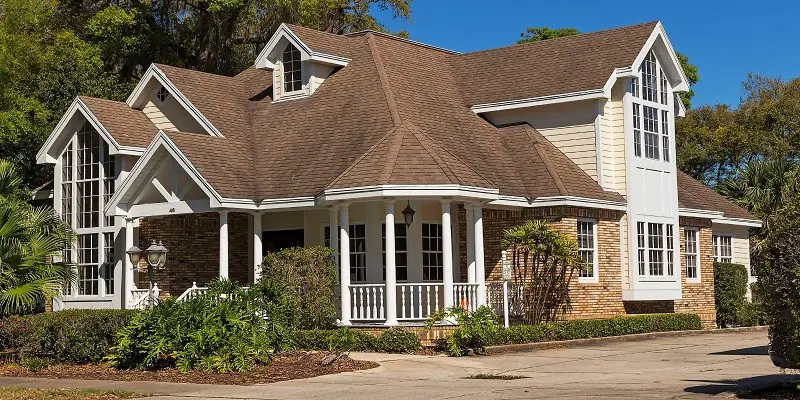 7 Signs That You Should Replace Your Roof