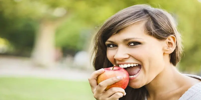 Do Apples Clean Your Teeth