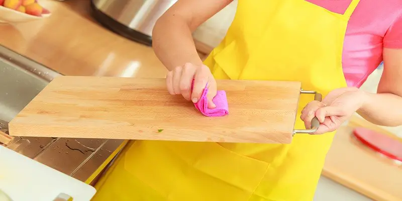 How To Clean Wood Cutting Board
