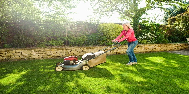 Is It Rude To Mow Your Lawn On A Sunday