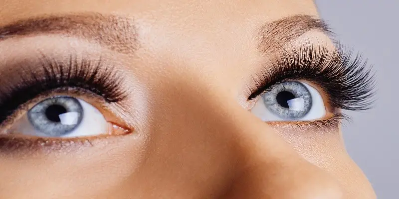 Why Do Women Wear Fake Eyelashes