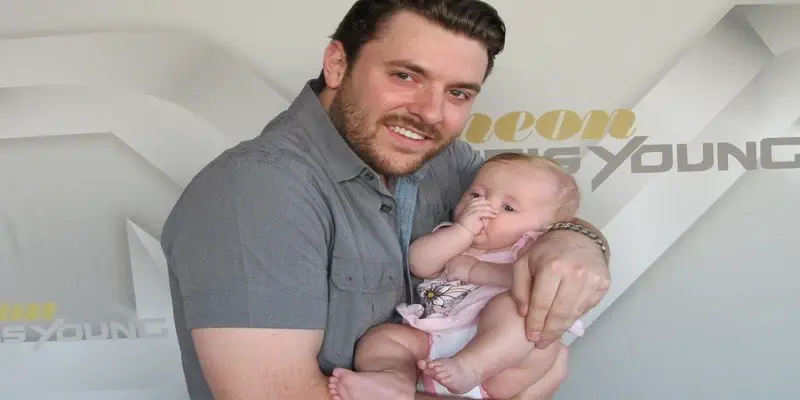Does Chris Young Have A Child