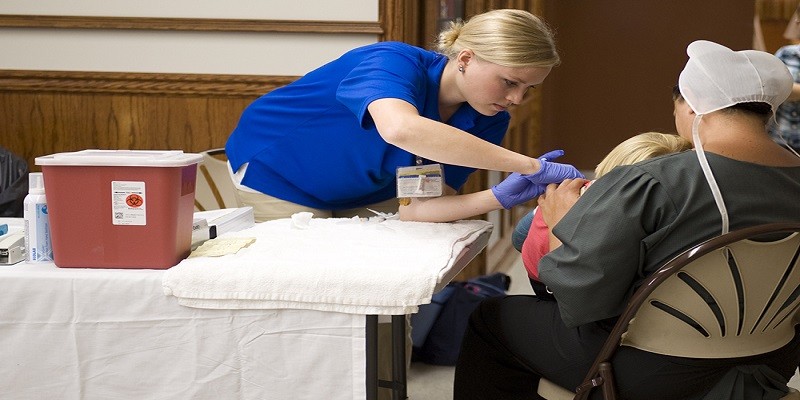 Do Amish Vaccinate Their Child