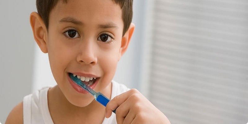 How To Whiten Child’S Teeth Naturally