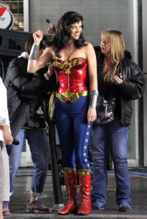 wonder woman height photo