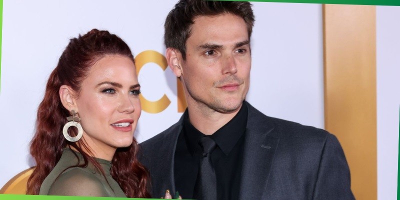 are courtney hope and mark grossman still together