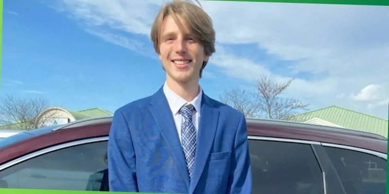 what happened to riley strain