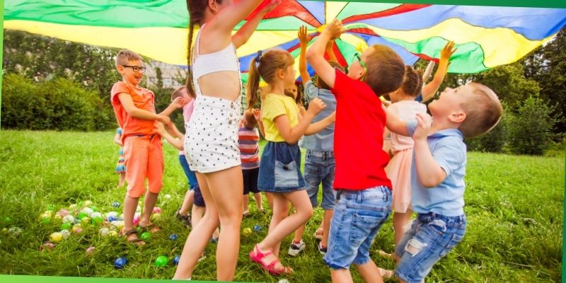 best travel activities to keep kids busy