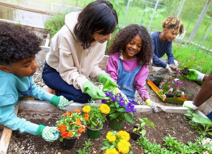 garden activities that kids can enjoy