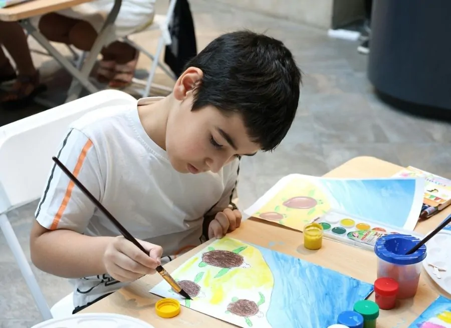 how to keep kids entertained without screens